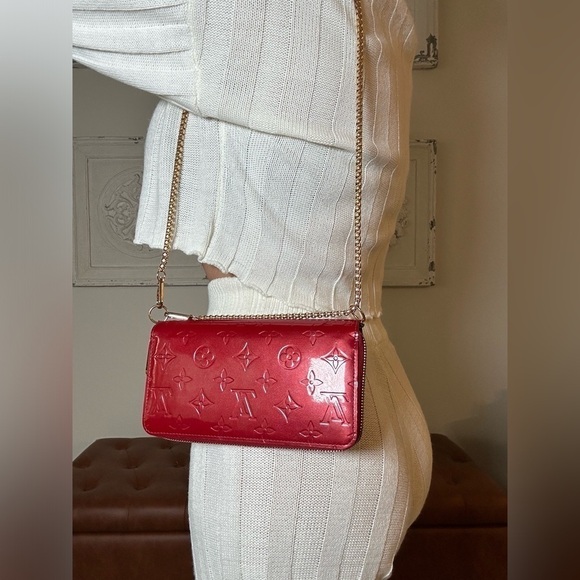 Louis Vuitton Handbags - Authentic Louis Vuitton vernis Leather Red Zippy Long Wallet